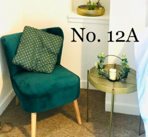 Flat 12A - Central, modern, bright apartment with free wifi
